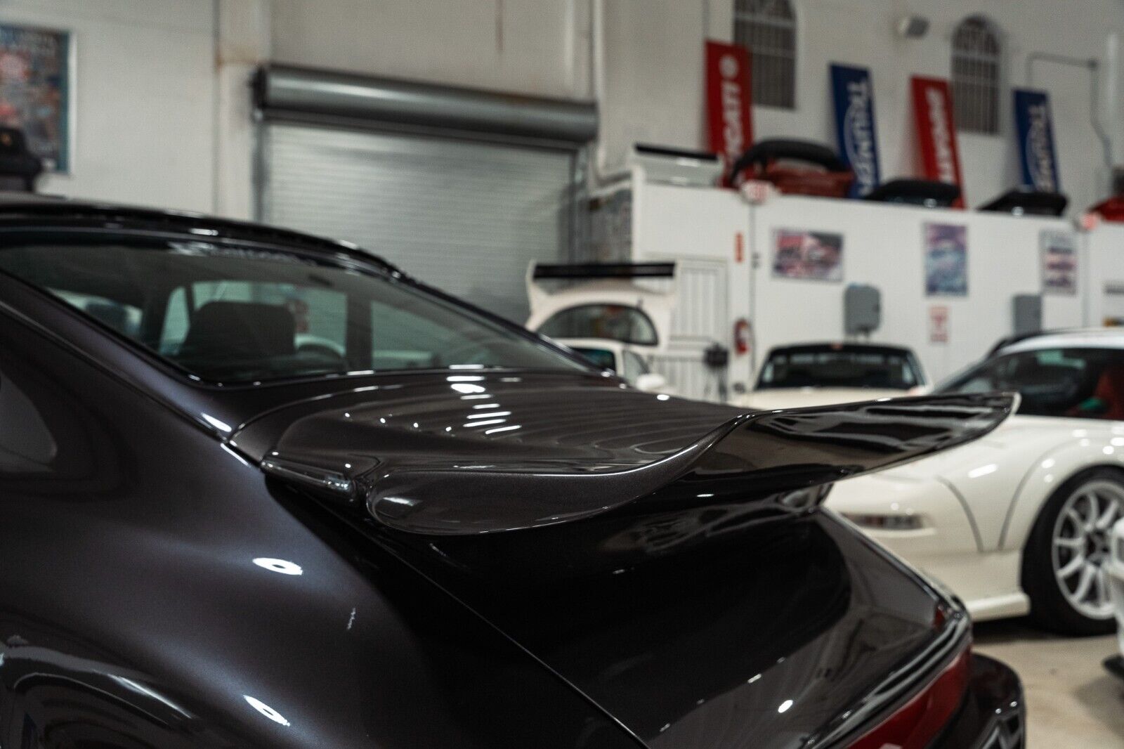 Porsche-930-Coupe-1977-Gray-Black-111045-14