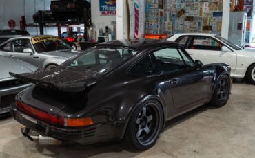 Porsche-930-Coupe-1977-Gray-Black-111045-3