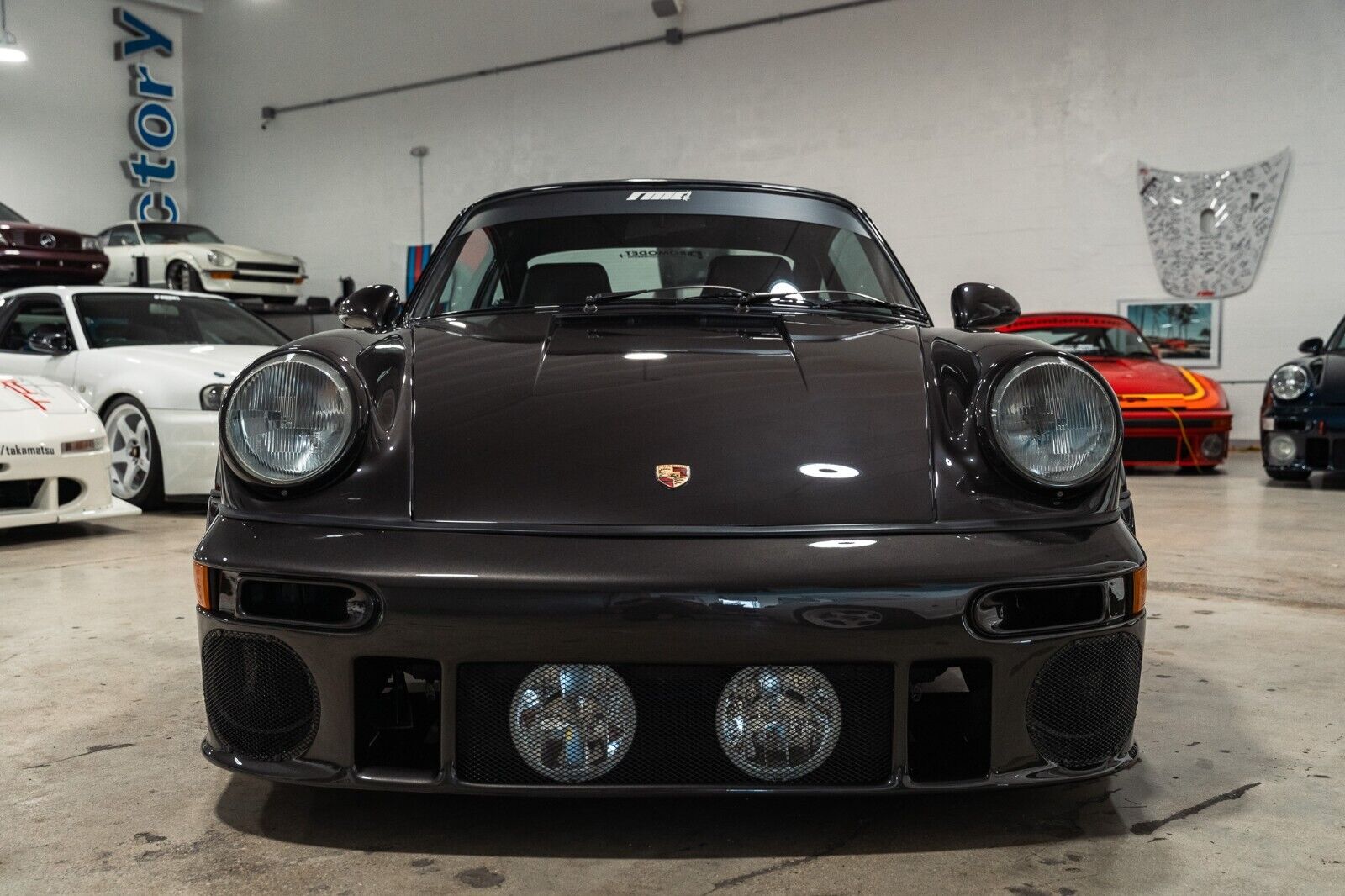 Porsche-930-Coupe-1977-Gray-Black-111045-5