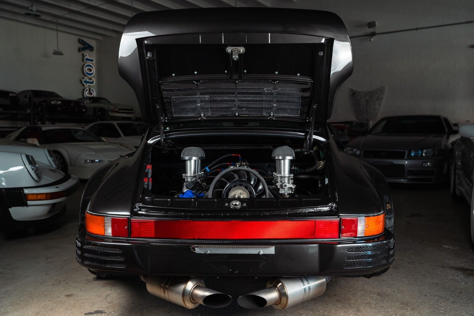 Porsche-930-Coupe-1977-Gray-Black-111045-8