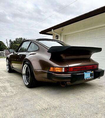 Porsche-930-Coupe-1978-Brown-58603-6