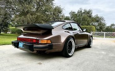 Porsche-930-Coupe-1978-Brown-58603-8