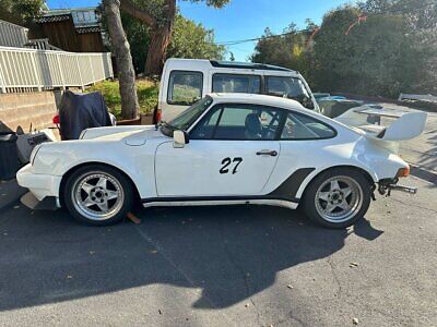 Porsche-930-Coupe-1987-White-Red-167050-5