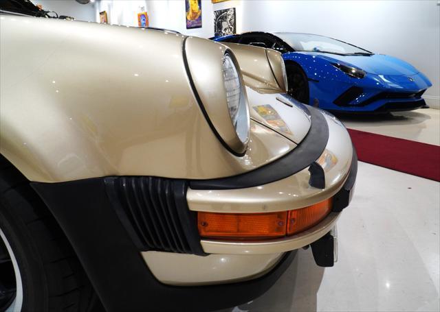 Porsche-930-Turbo-Carrera-1977-172456-7