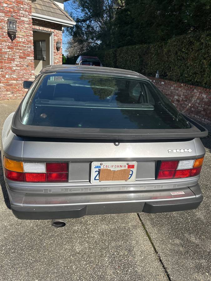 Porsche-944-1985-grey-149669-2