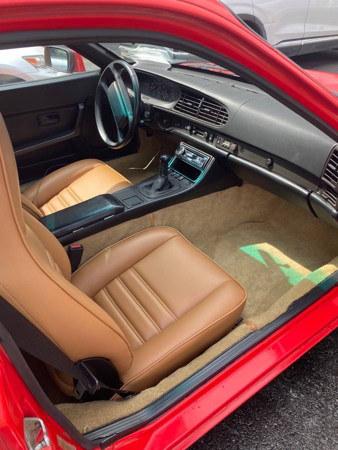 Porsche-944-1986-red-202737-3