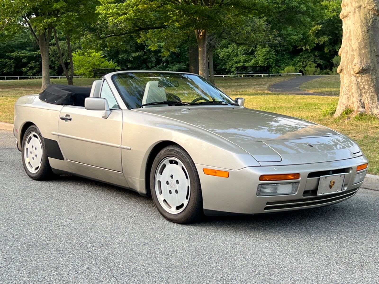 Porsche-944-Cabriolet-1990-Linen-Metallic-Linen-25439-1