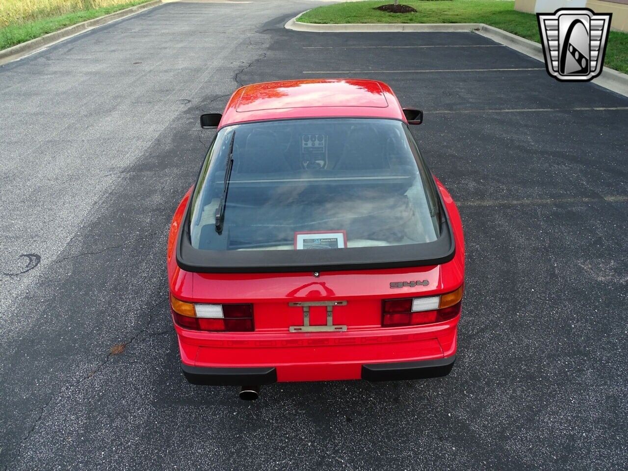 Porsche-944-Coupe-1983-Red-Black-94921-6