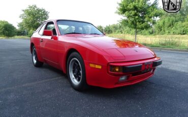 Porsche-944-Coupe-1983-Red-Black-94921-9