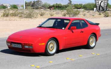 Porsche-944-Coupe-1985-Red-Black-142639-2