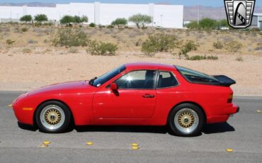 Porsche-944-Coupe-1985-Red-Black-142639-5