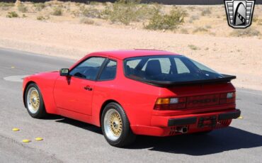 Porsche-944-Coupe-1985-Red-Black-142639-6