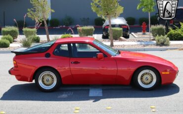 Porsche-944-Coupe-1985-Red-Black-142639-9