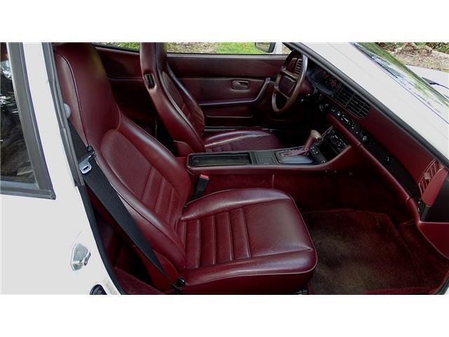 Porsche-944-Coupe-1986-White-Burgundy-72420-13