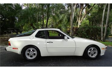 Porsche-944-Coupe-1986-White-Burgundy-72420-3