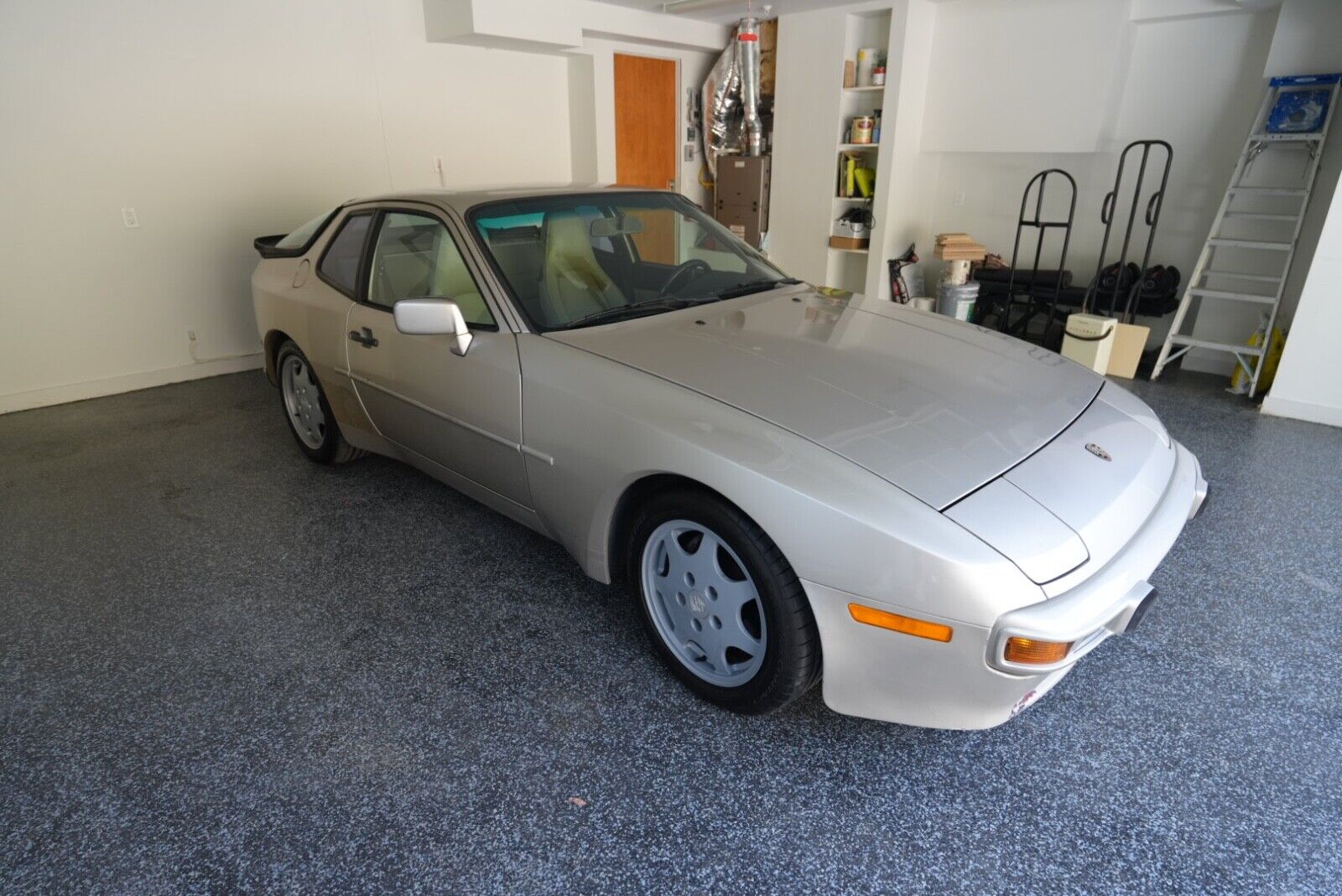 Porsche-944-Coupe-1989-Beige-Tan-99615-5