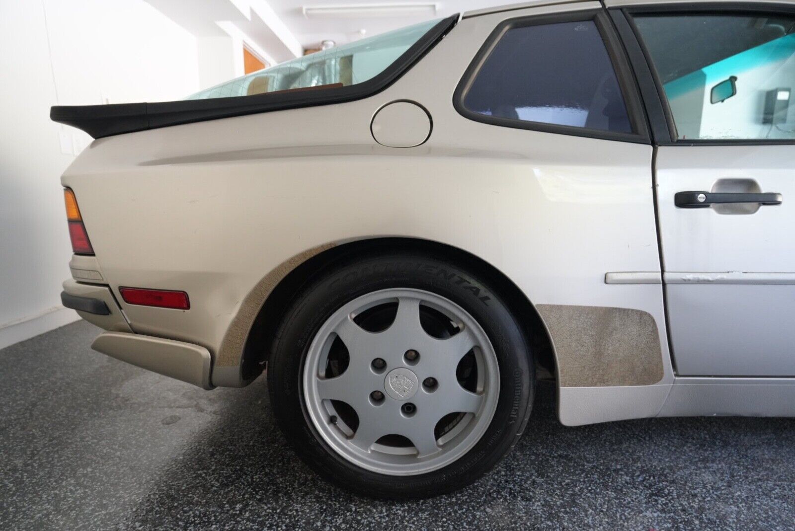 Porsche-944-Coupe-1989-Beige-Tan-99615-8