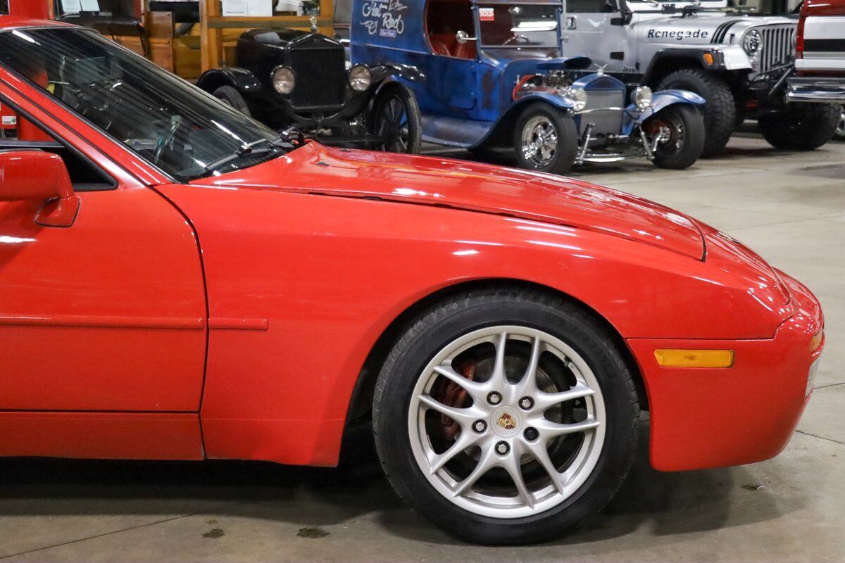 Porsche-944-Coupe-1989-Red-Black-195831-10