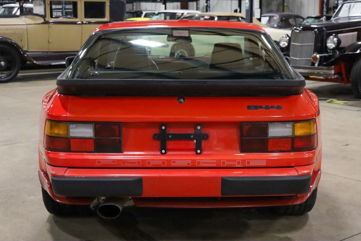 Porsche-944-Coupe-1989-Red-Black-195831-6