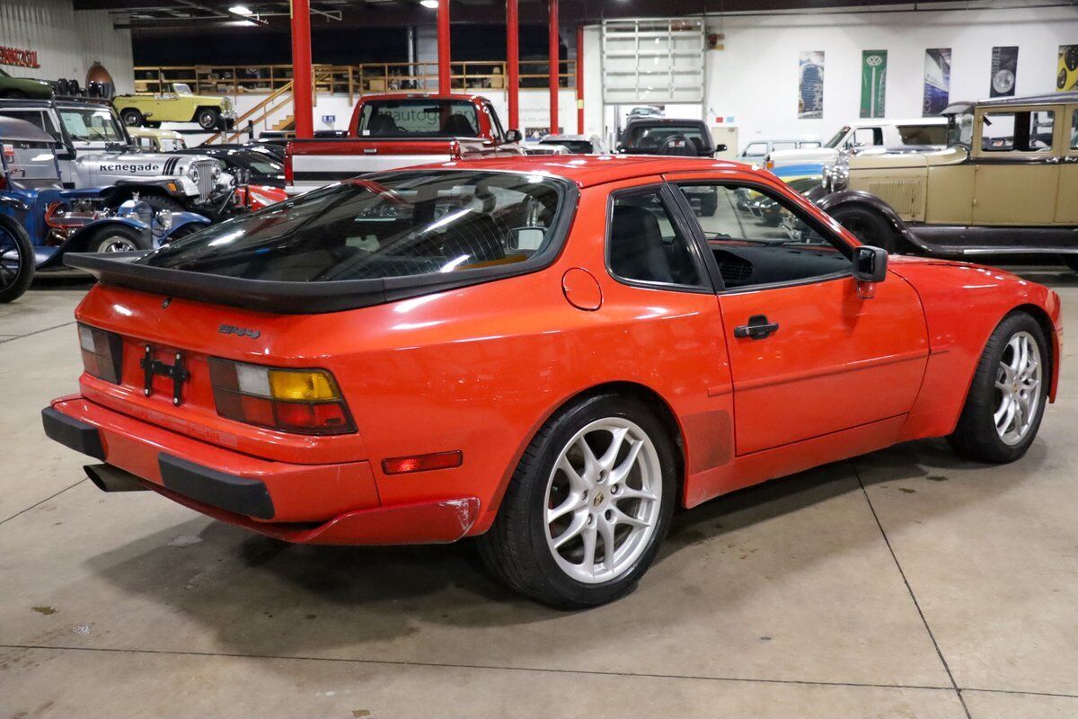 Porsche-944-Coupe-1989-Red-Black-195831-7