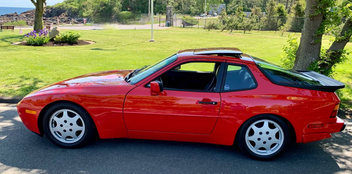 Porsche-944-turbo-1987-red-9399