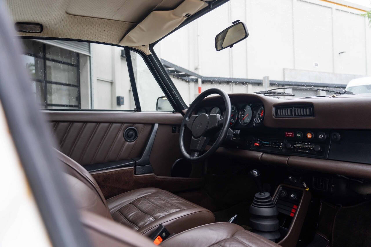 Porsche-Turbo-Coupe-1978-White-Brown-9363-25