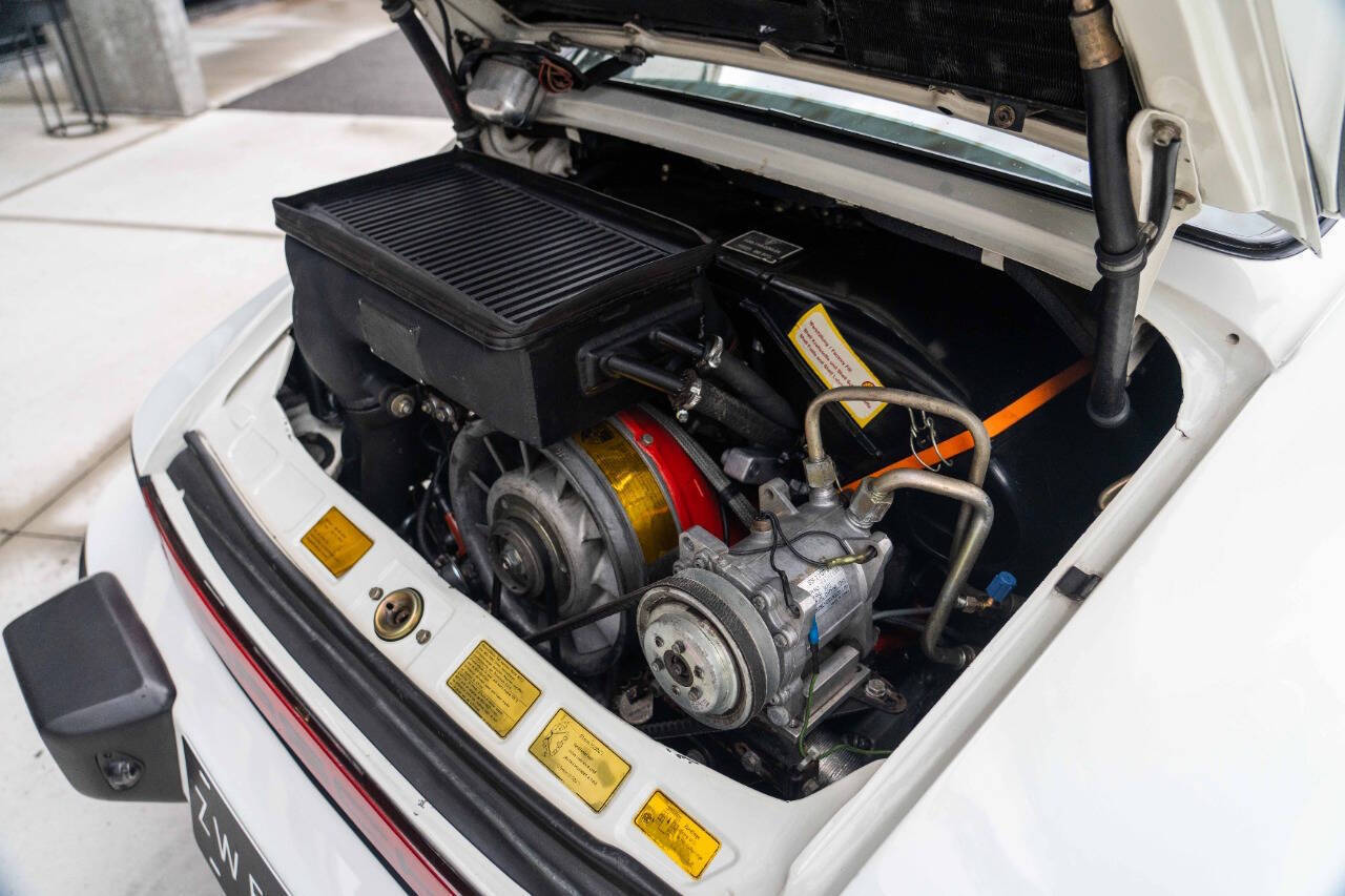 Porsche-Turbo-Coupe-1978-White-Brown-9363-29