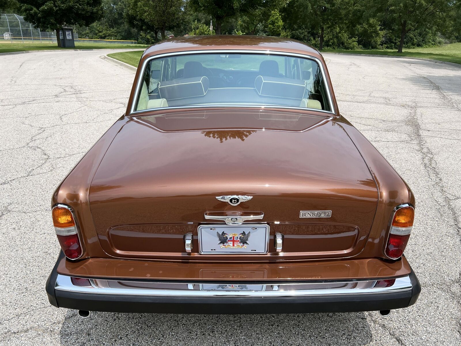 Rolls-Royce-Bentley-T2-1980-2-tone-Nutmeg-over-Walnut-Chocolate-Connolly-hides-59868-12