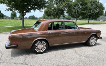 Rolls-Royce-Bentley-T2-1980-2-tone-Nutmeg-over-Walnut-Chocolate-Connolly-hides-59868-15