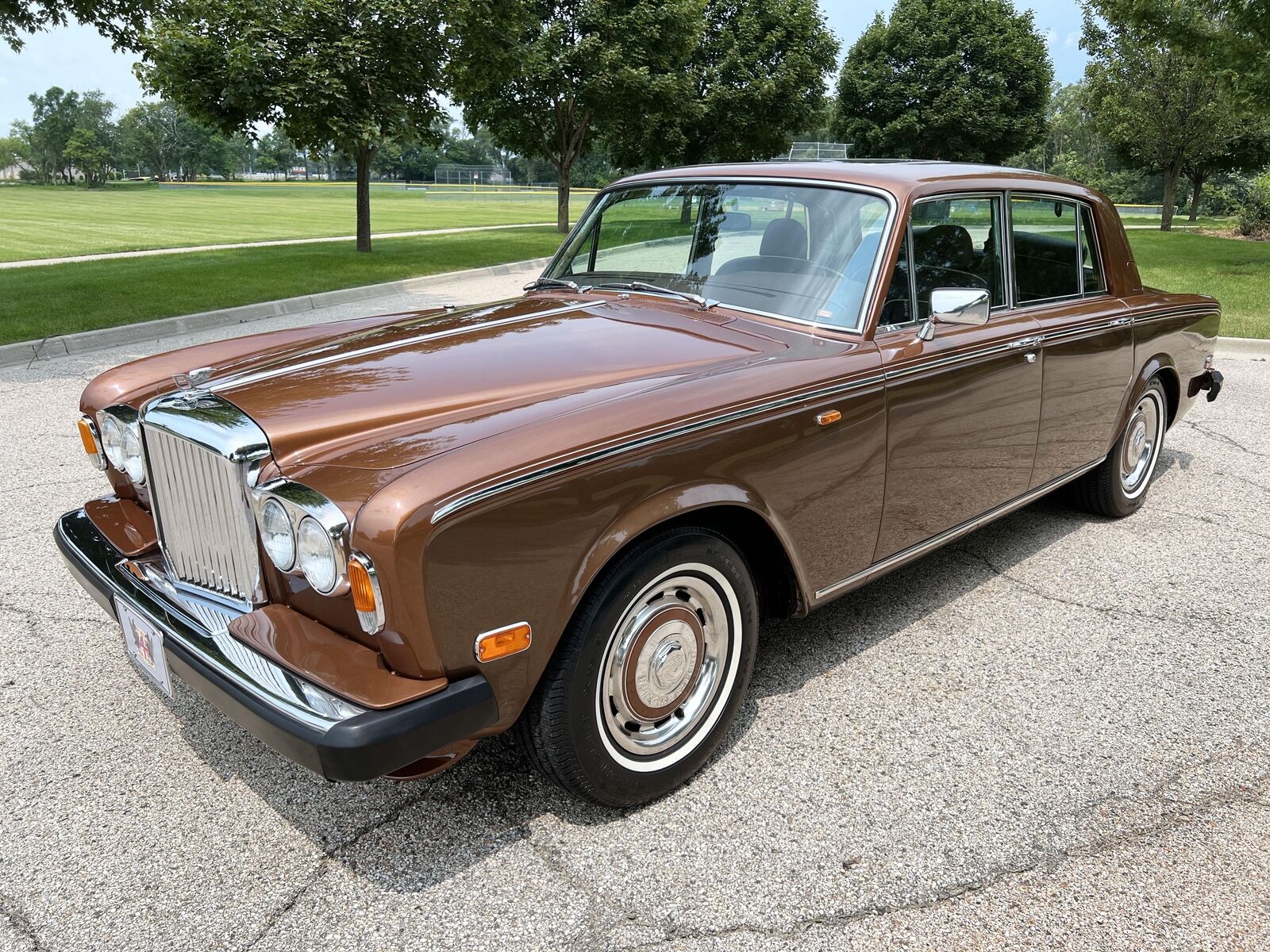 Rolls-Royce-Bentley-T2-1980-2-tone-Nutmeg-over-Walnut-Chocolate-Connolly-hides-59868-7