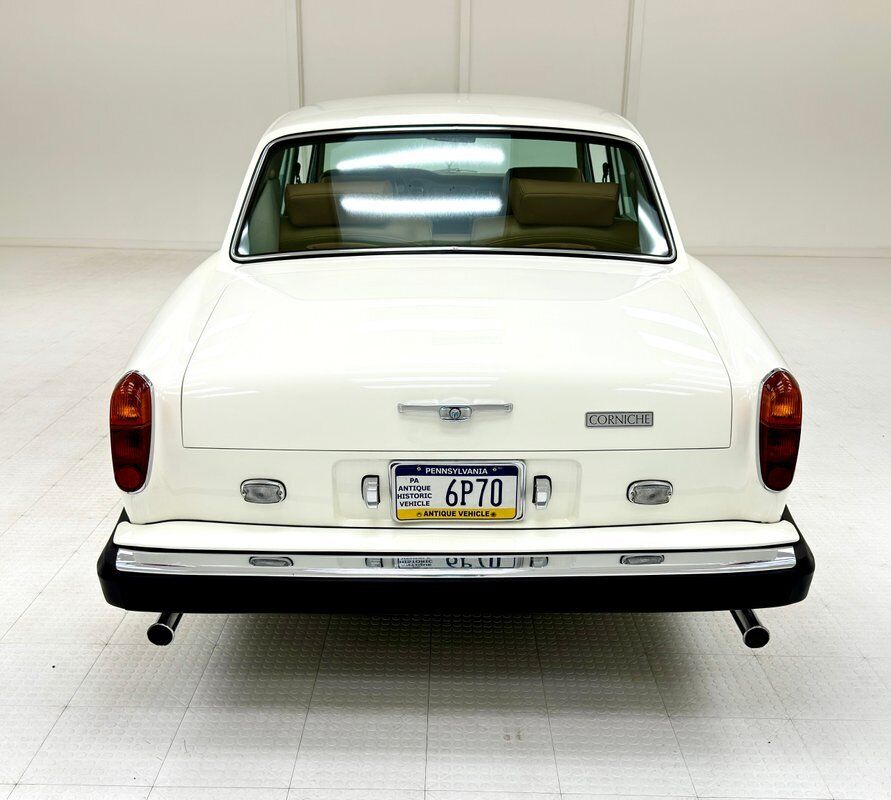 Rolls-Royce-Corniche-1979-White-Biscuit-120701-3