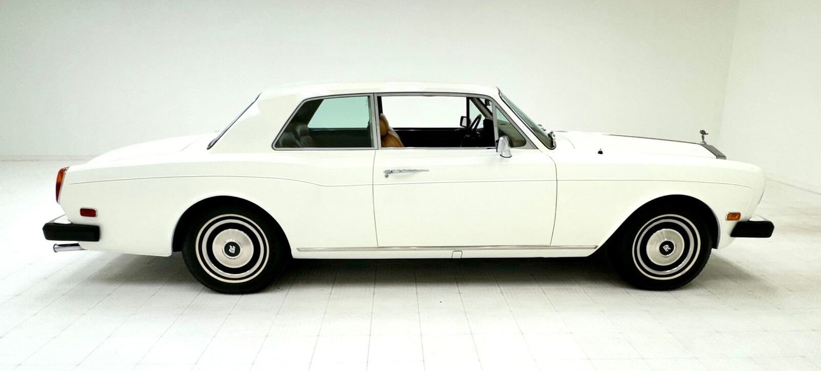 Rolls-Royce-Corniche-1979-White-Biscuit-120701-5