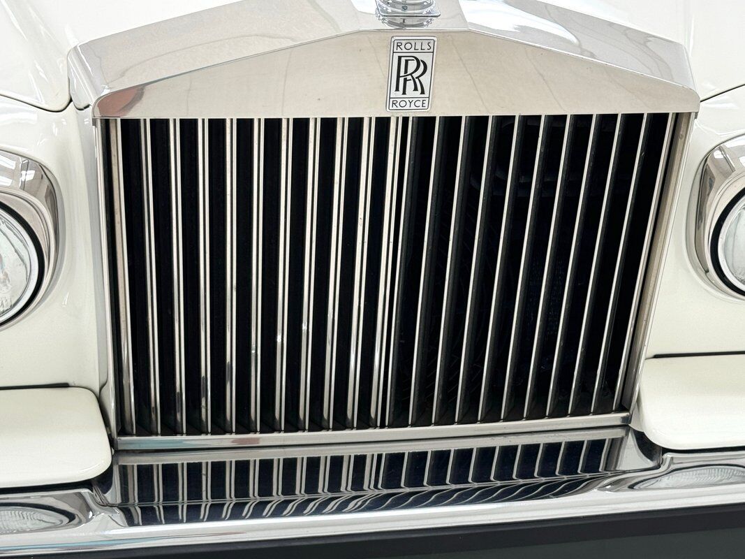 Rolls-Royce-Corniche-1979-White-Biscuit-120701-8