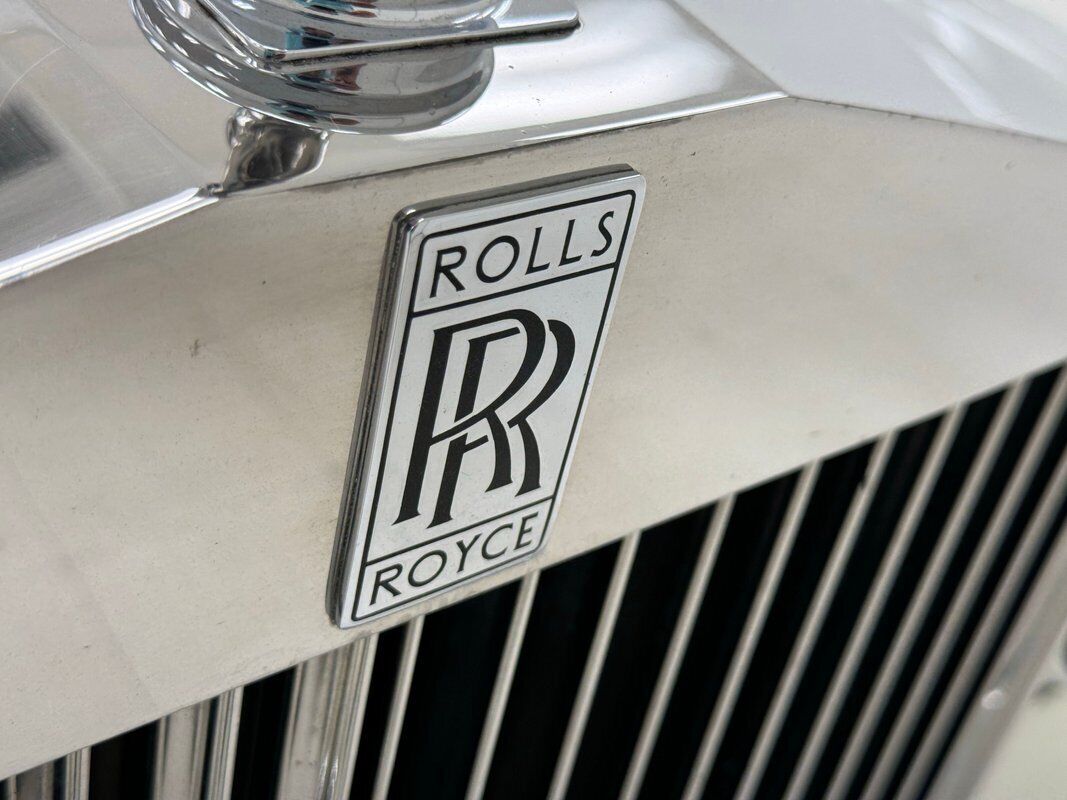 Rolls-Royce-Corniche-1979-White-Biscuit-120701-9