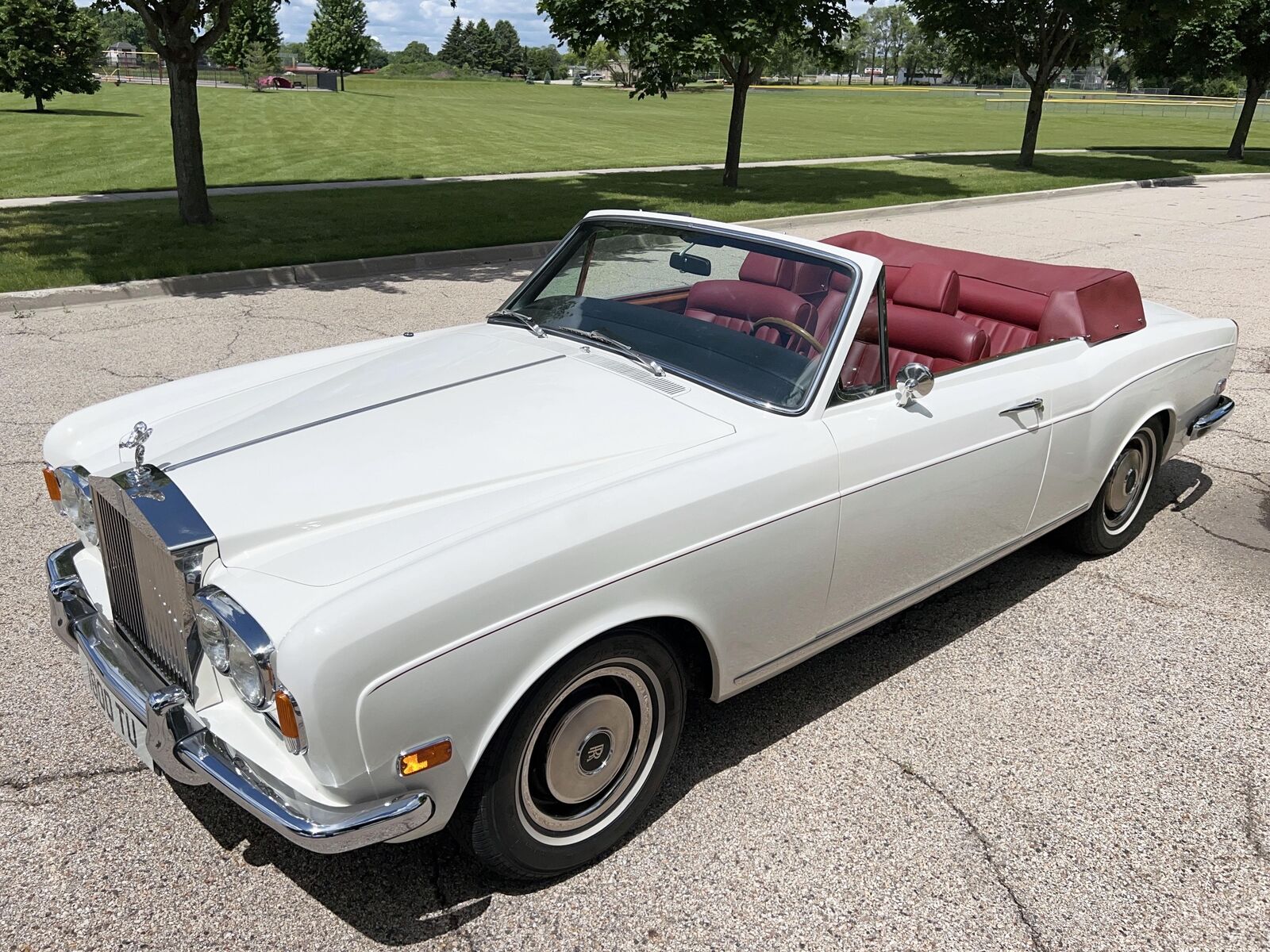 Rolls-Royce-Corniche-Cabriolet-1971-Ivory-Red-38785-1