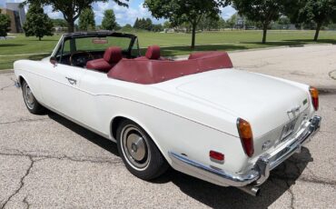 Rolls-Royce-Corniche-Cabriolet-1971-Ivory-Red-38785-13