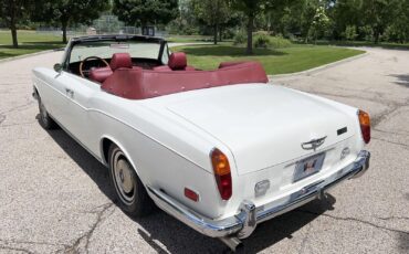 Rolls-Royce-Corniche-Cabriolet-1971-Ivory-Red-38785-14