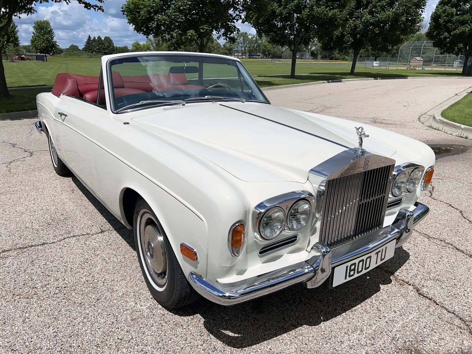 Rolls-Royce-Corniche-Cabriolet-1971-Ivory-Red-38785-4