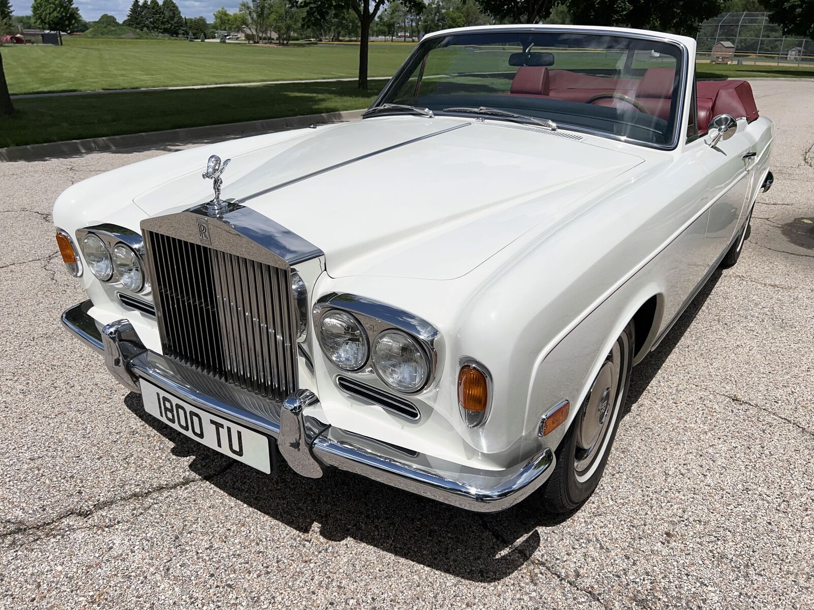 Rolls-Royce-Corniche-Cabriolet-1971-Ivory-Red-38785-7