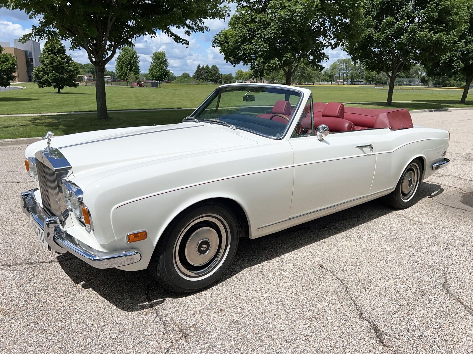 Rolls-Royce-Corniche-Cabriolet-1971-Ivory-Red-38785-9