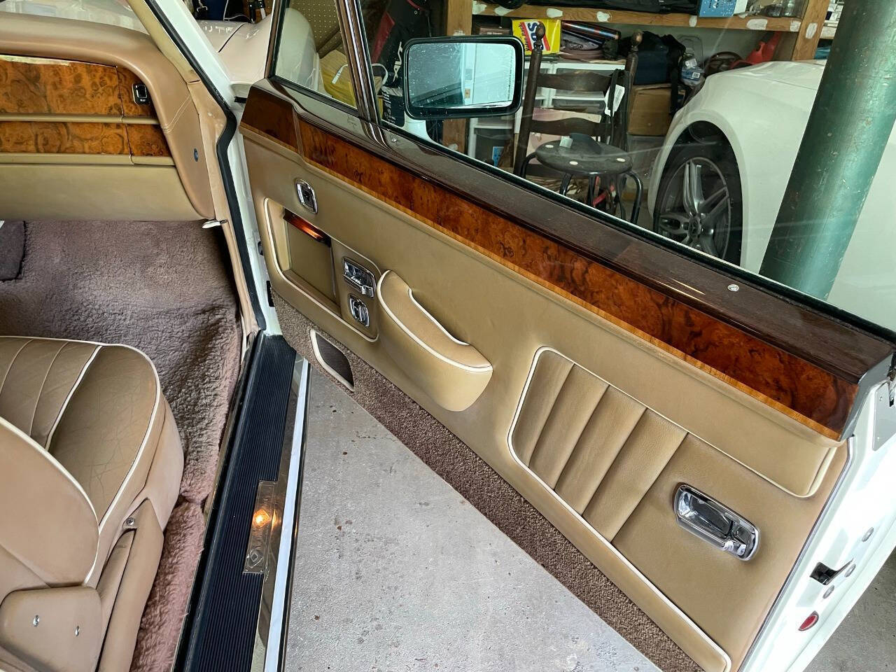 Rolls-Royce-Corniche-Cabriolet-1987-White-Tan-97908-17