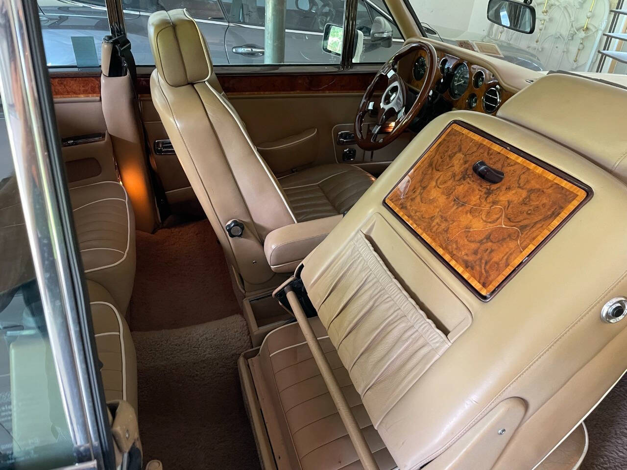 Rolls-Royce-Corniche-Cabriolet-1987-White-Tan-97908-19