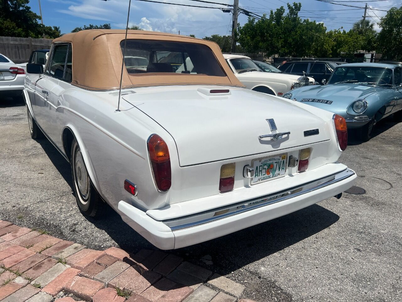 Rolls-Royce-Corniche-Cabriolet-1988-White-Tan-94629-3