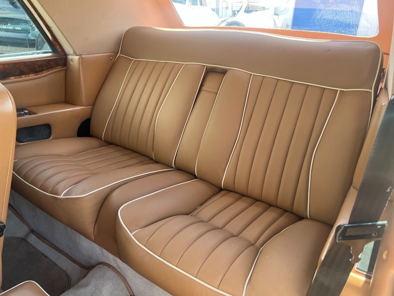 Rolls-Royce-Corniche-Cabriolet-1988-White-Tan-94629-7