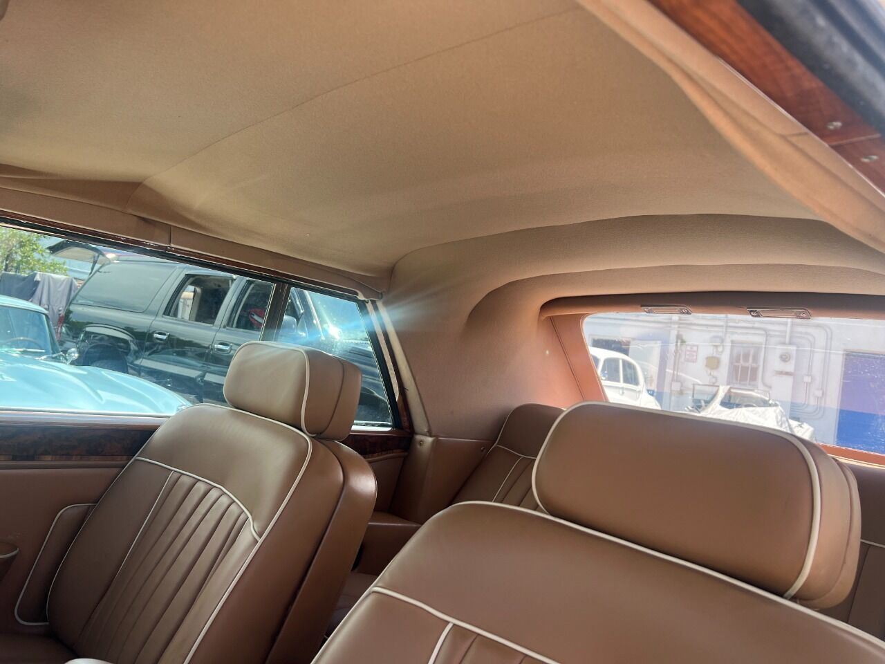 Rolls-Royce-Corniche-Cabriolet-1988-White-Tan-94629-9