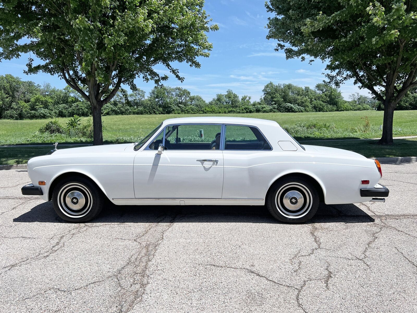 Rolls-Royce-Corniche-Coupe-1979-White-Tan-121505-10