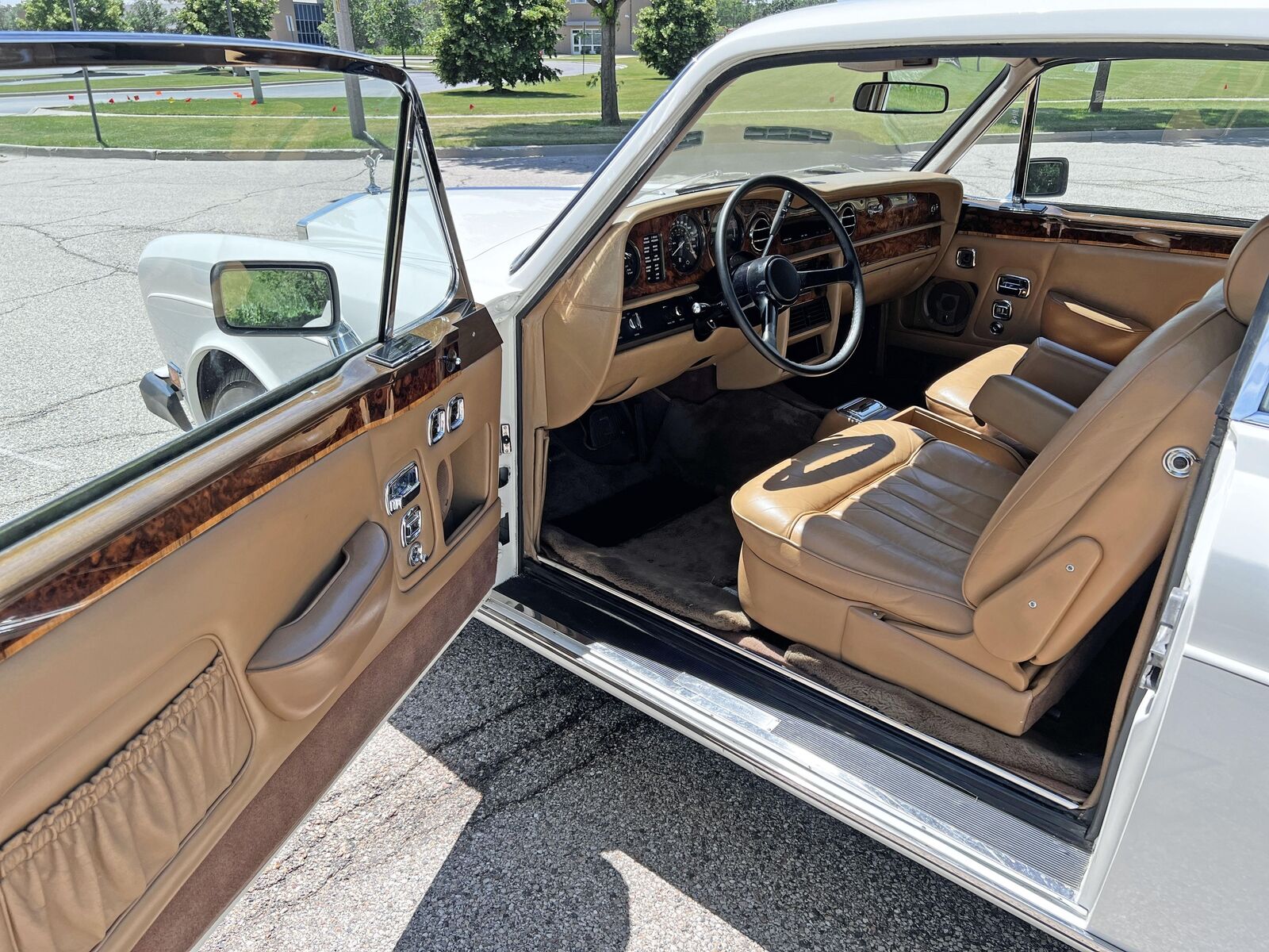 Rolls-Royce-Corniche-Coupe-1979-White-Tan-121505-12