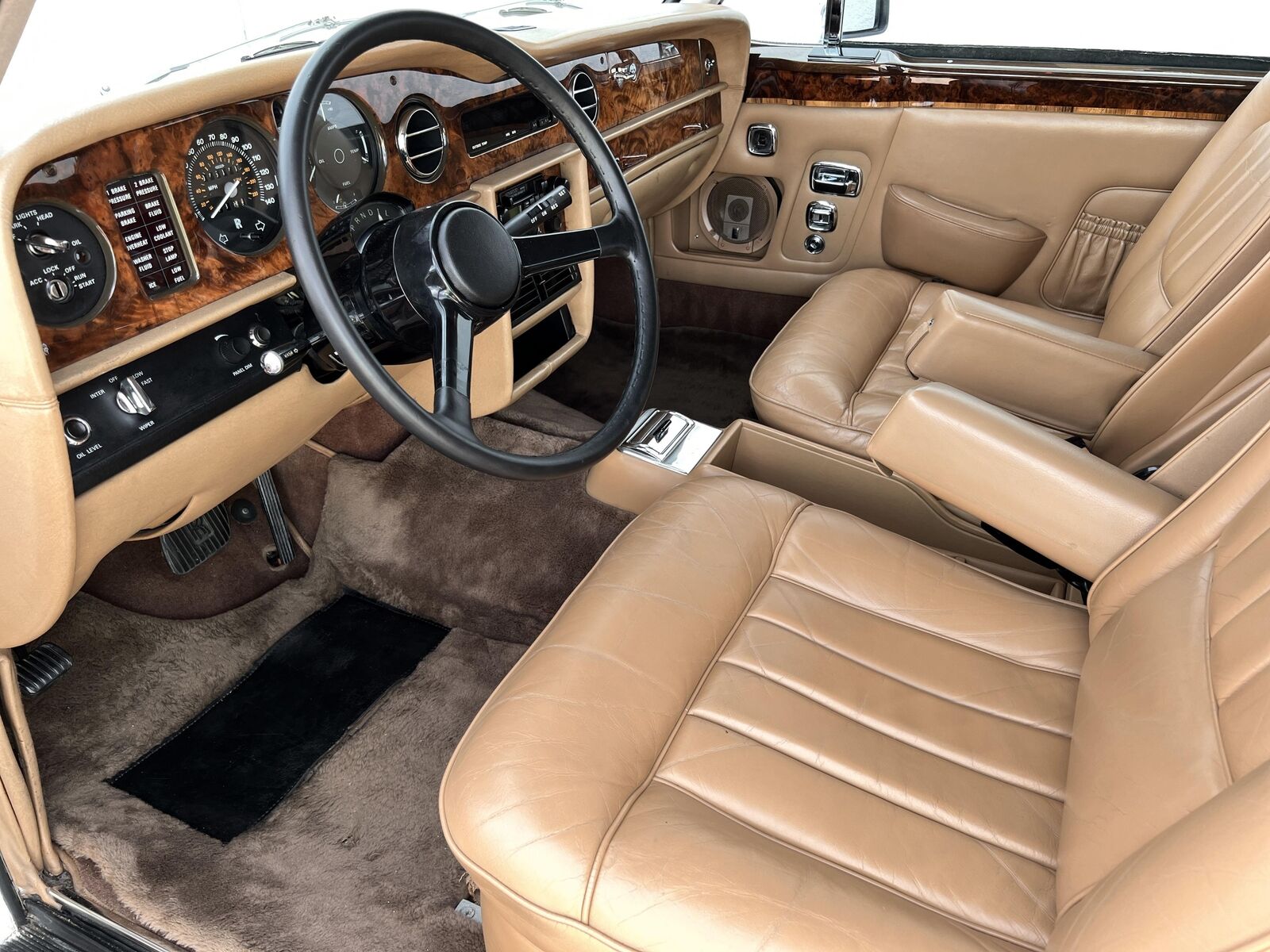 Rolls-Royce-Corniche-Coupe-1979-White-Tan-121505-13