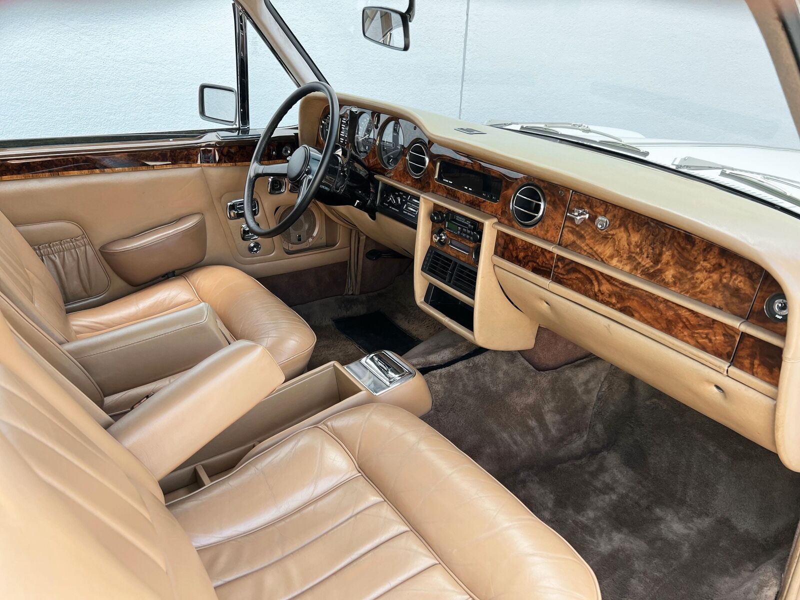 Rolls-Royce-Corniche-Coupe-1979-White-Tan-121505-19