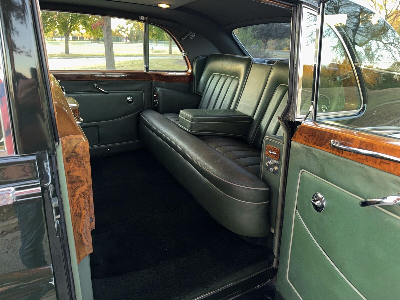 Rolls-Royce-Phantom-1964-Green-Green-12619-24